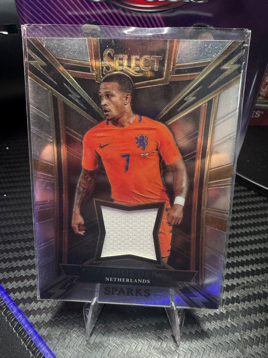 Memphis Depay Sparks Player-Worn Memorabilia – 2017-18 Panini Select Soccer